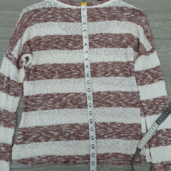 3/$20 Kirra women's stripe sweater size m - Picture 6 of 7